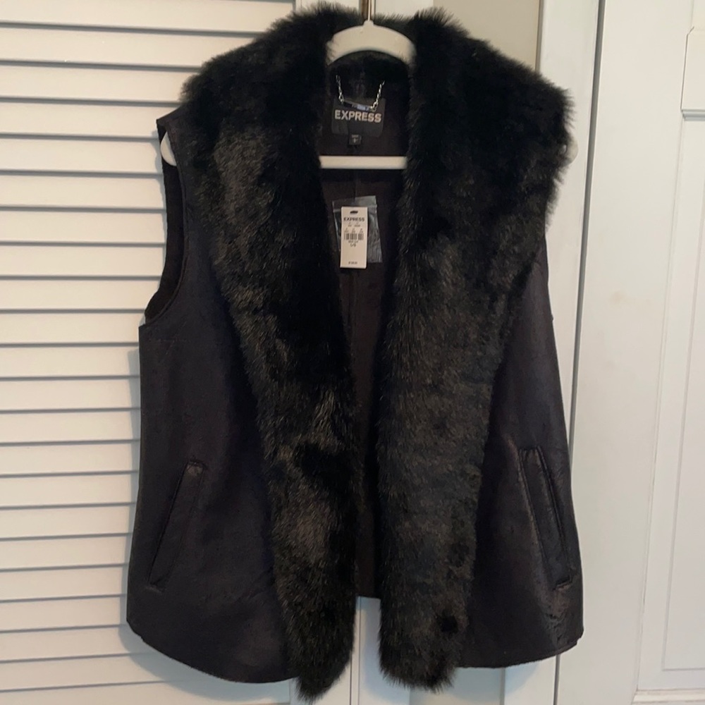 Never worn black Express vest!